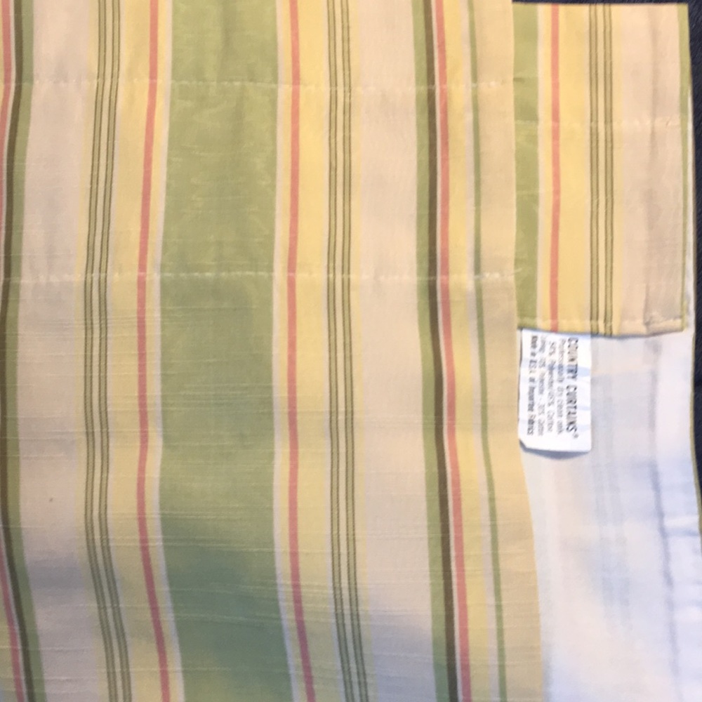 Country Curtain lined Valance 77”x 16” rod pocket